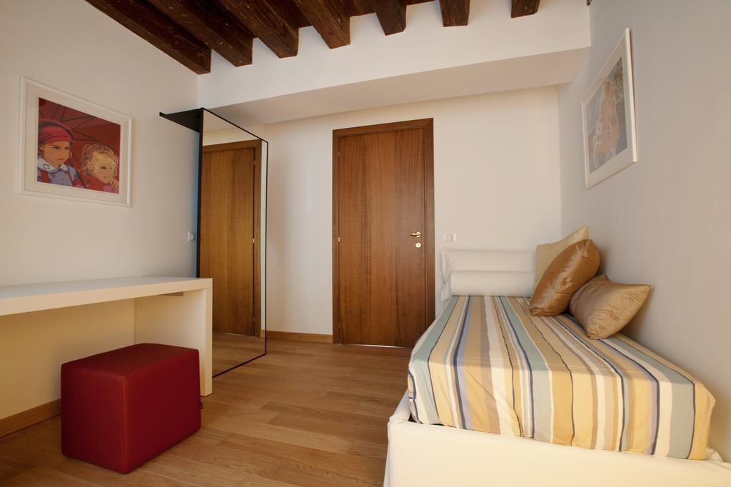 The Lion'S House Apt1 Βενετία Δωμάτιο φωτογραφία